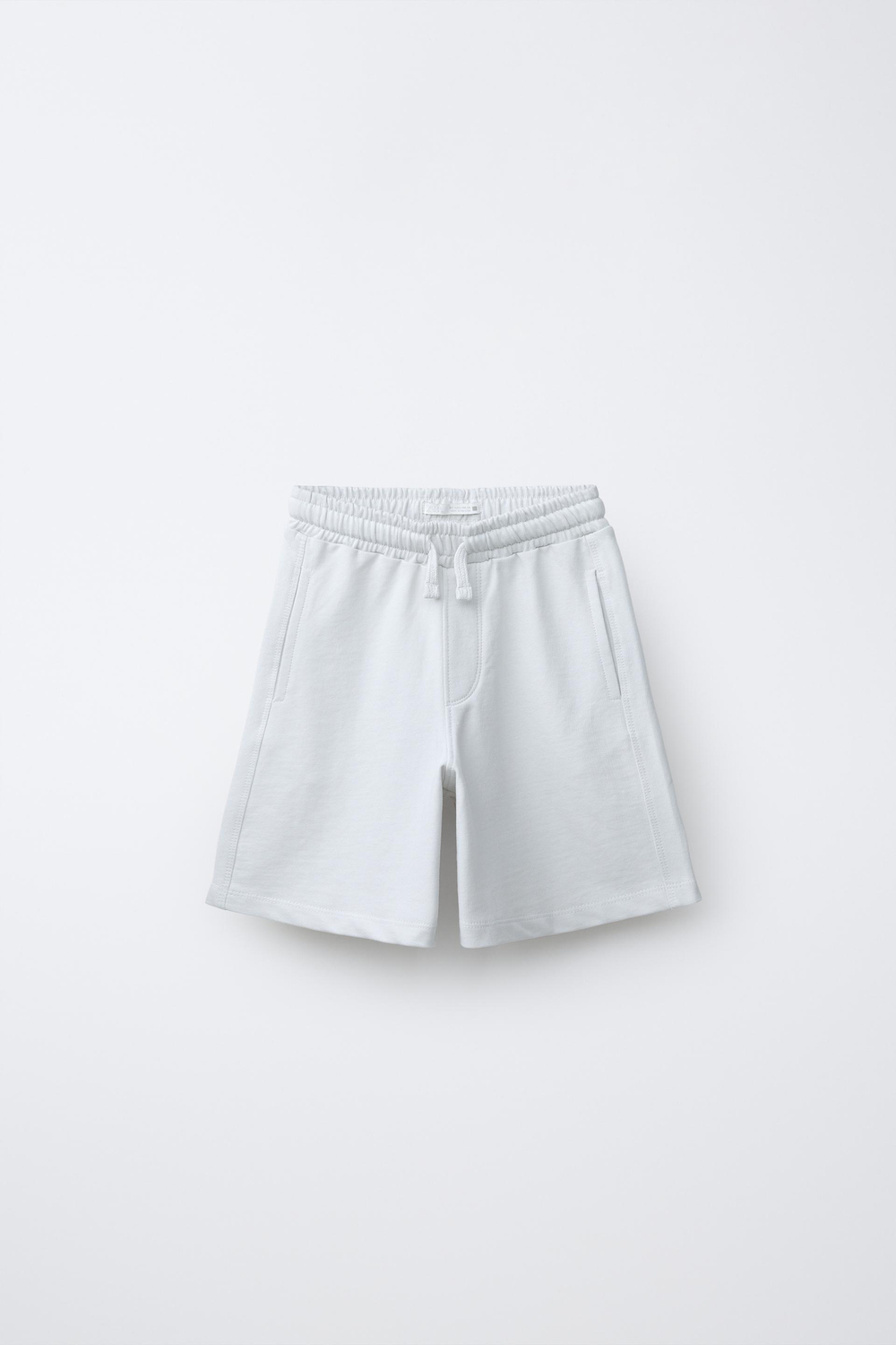 ZARA КОМПЛЕКТ ИЗ ФУТБОЛКИ И ШОРТОВ, КАМЕННО-СЕРЫЙ