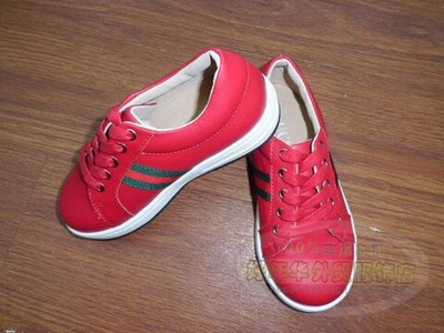 Кроссовки детские с круглым мыском однотонные