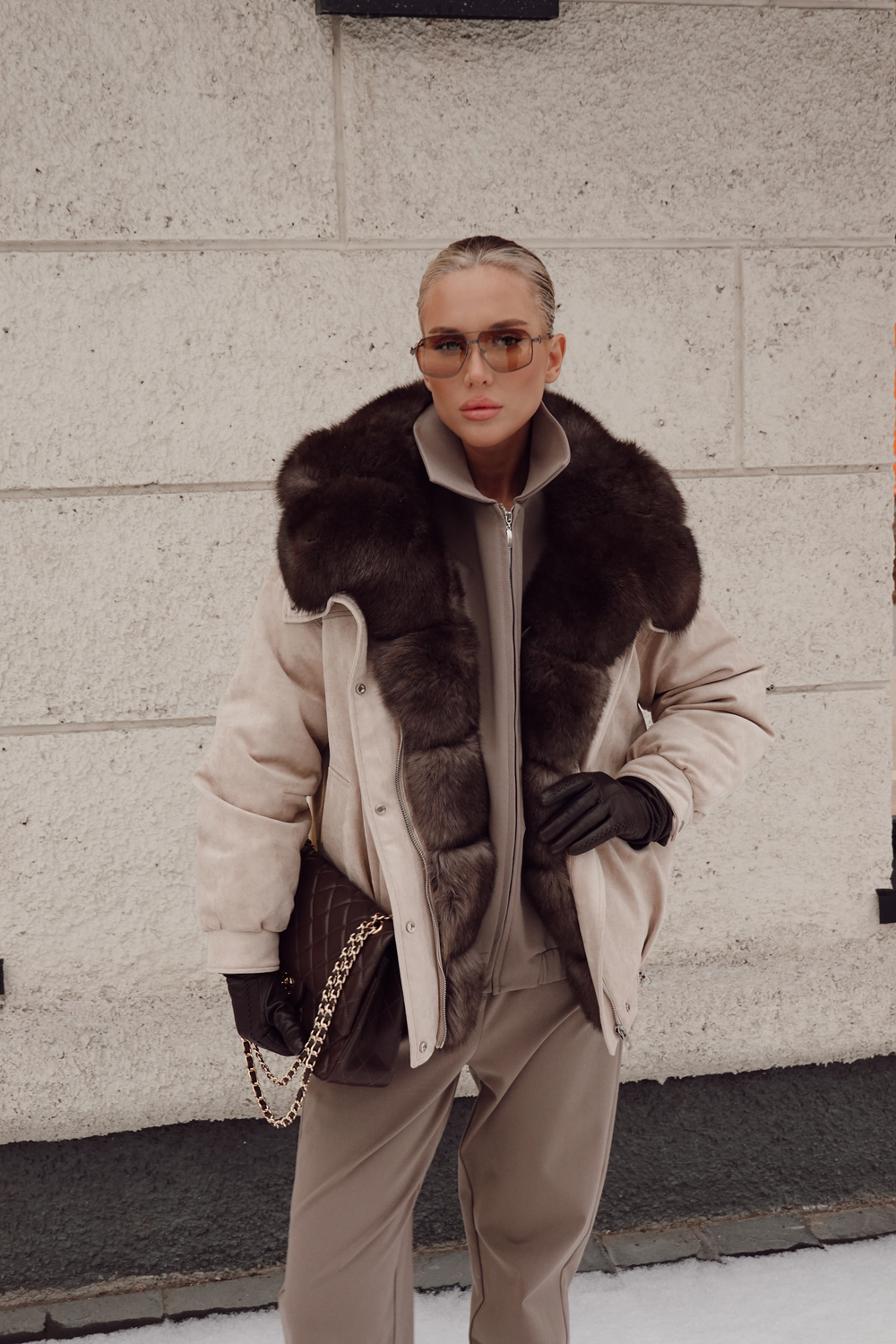 Пуховик из экозамши с пуховым наполнителем