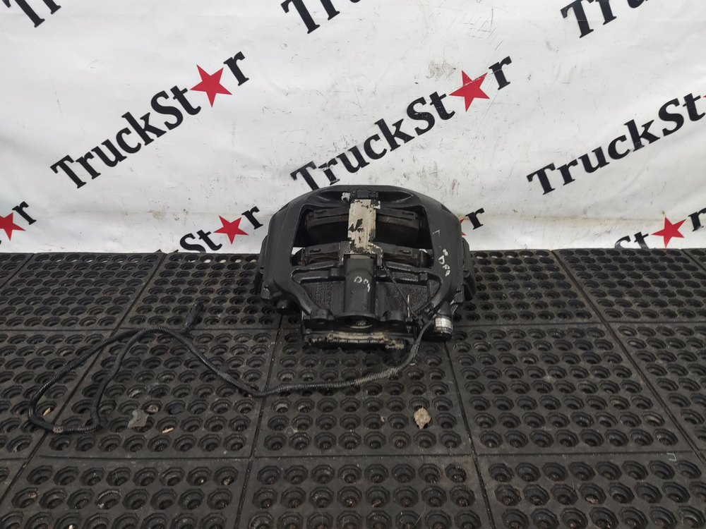 Суппорт передний правый 2023г