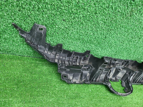 Кронштейн решетки радиатора Toyota RAV4 XA50 18-нв