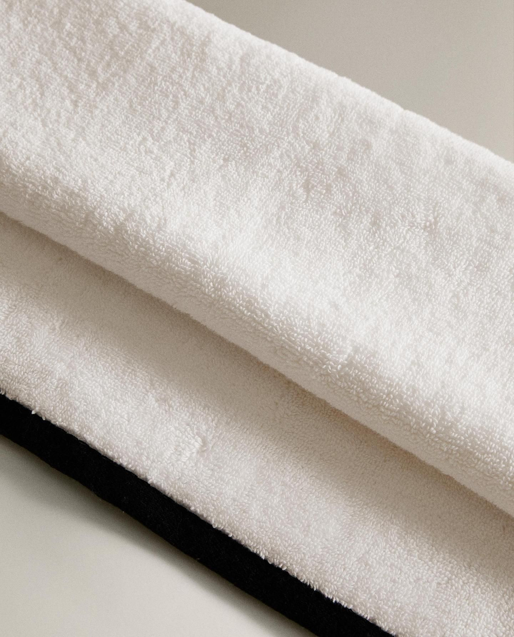 Zara Home - Банное полотенце с контрастным подолом, белый, 30х50 см