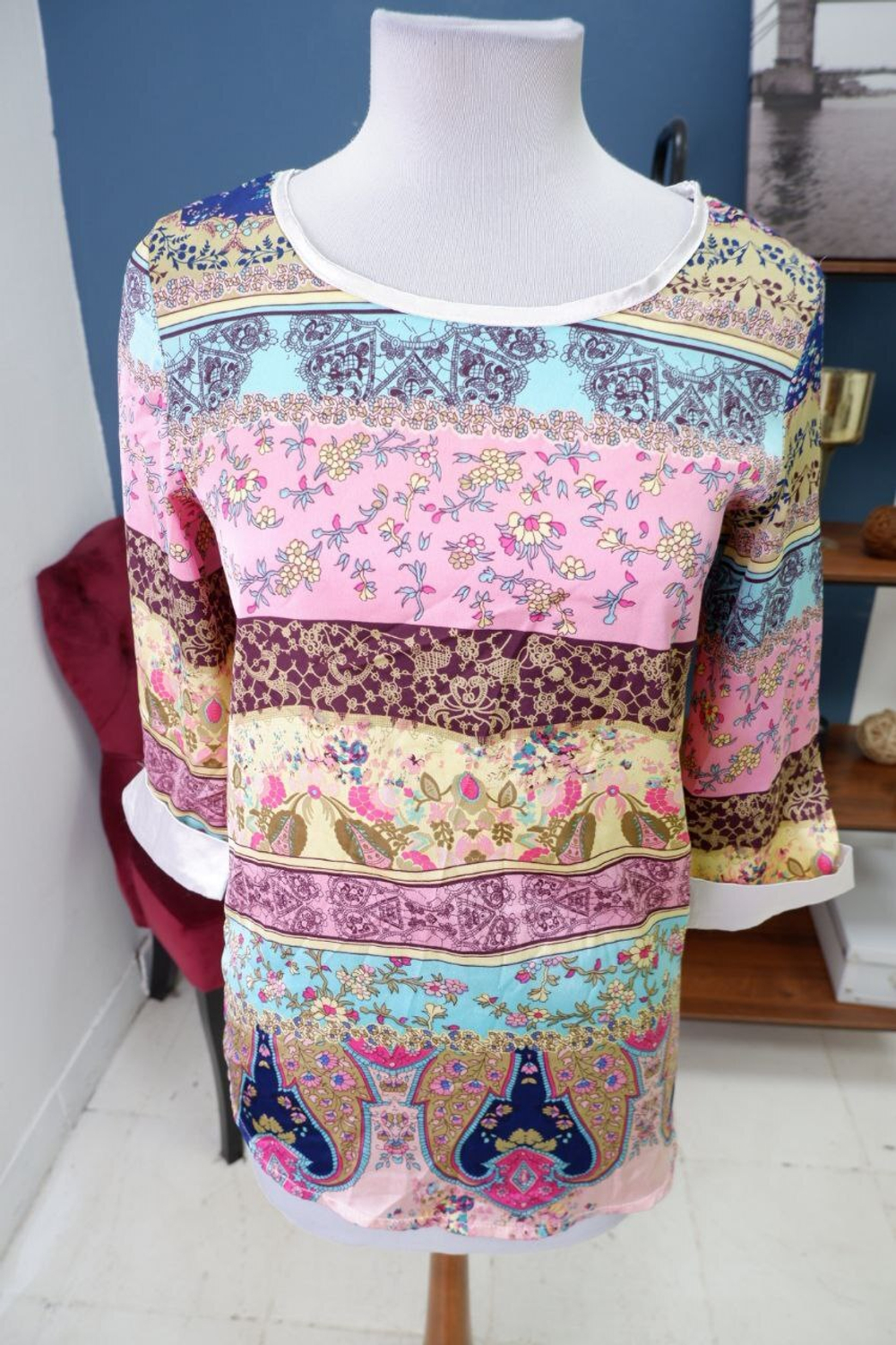 Джемпер яркий 44 размер