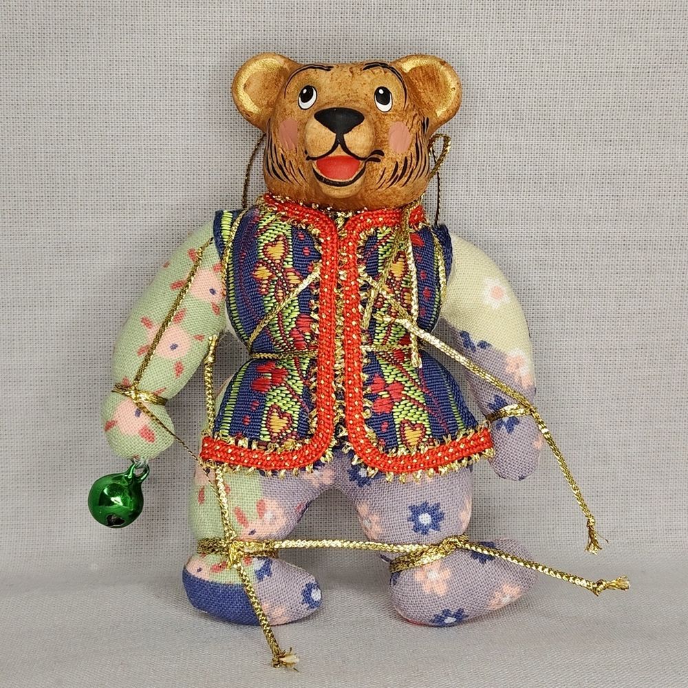 Ёлочная игрушка Медвежонок в жилетке