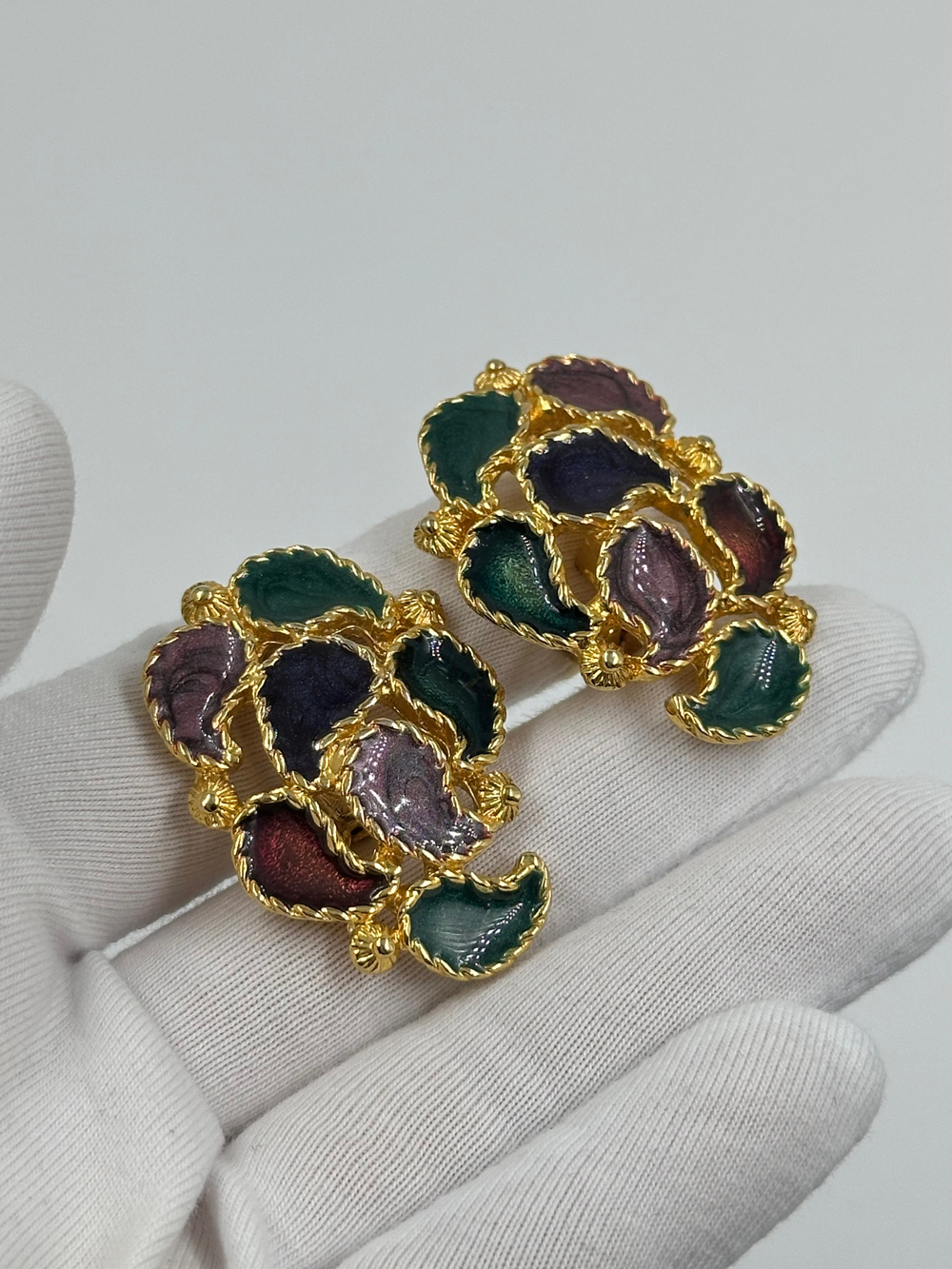 Клипсы с разноцветной эмалью