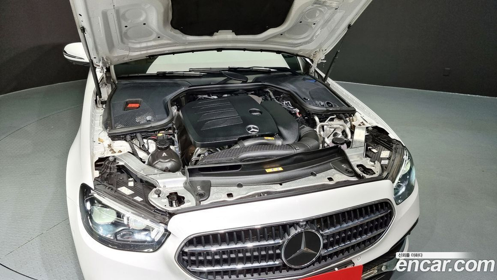 Mercedes-Benz E-Class W213 E350 4MATIC Avangarde (02.2021)