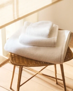 ZARA HOME ПОЛОТЕНЦЕ С ВЫШИВКОЙ, БЕЛЫЙ