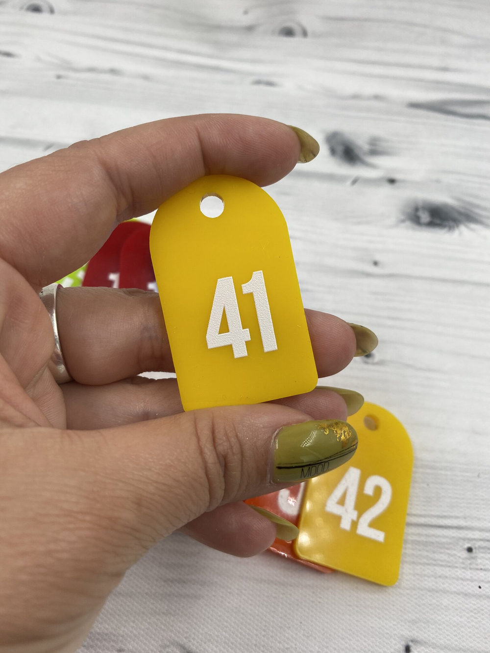 жёлтый акрил