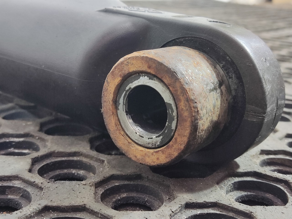 Цилиндр подъёма кабины правый 2016г.