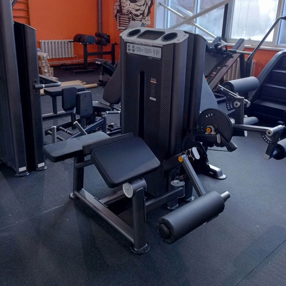 U2001 Сгибание ног лежа. Стек 140 кг