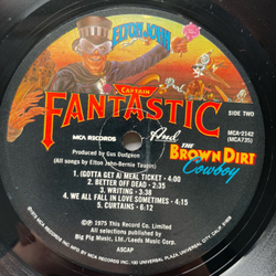 Винтажная виниловая пластинка LP Elton John Captain Fantastic And The Brown Dirt Cowboy (США 1975) (Полный Комплект, Два Буклета, Плакат)