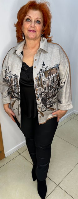 Трикотажный жакет-блузон с изображением города