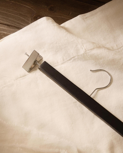 ZARA HOME ЛАКИРОВАННАЯ ДЕРЕВЯННАЯ ВЕШАЛКА С ЗАЖИМАМИ (НАБОР ИЗ 3 ШТ.), ЧЕРНЫЙ