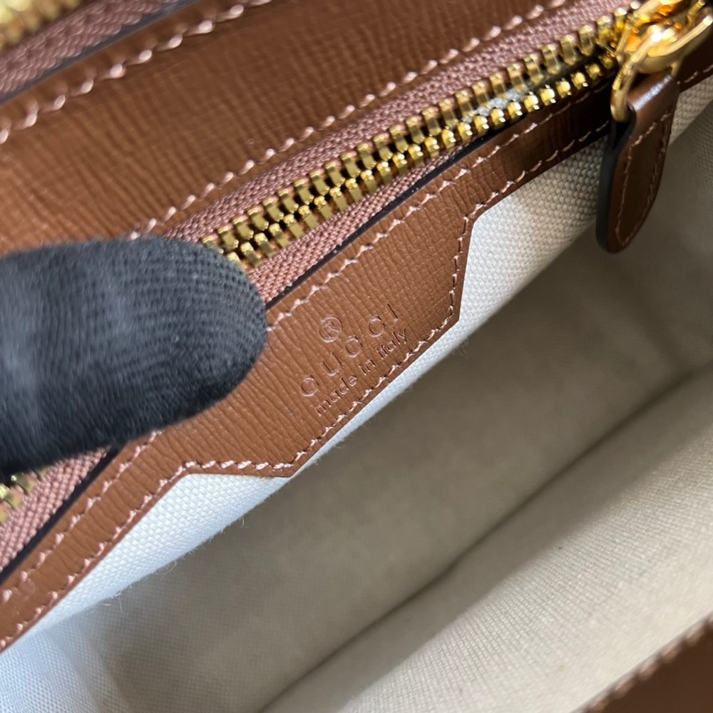 Gucci GG Messenger Bag
