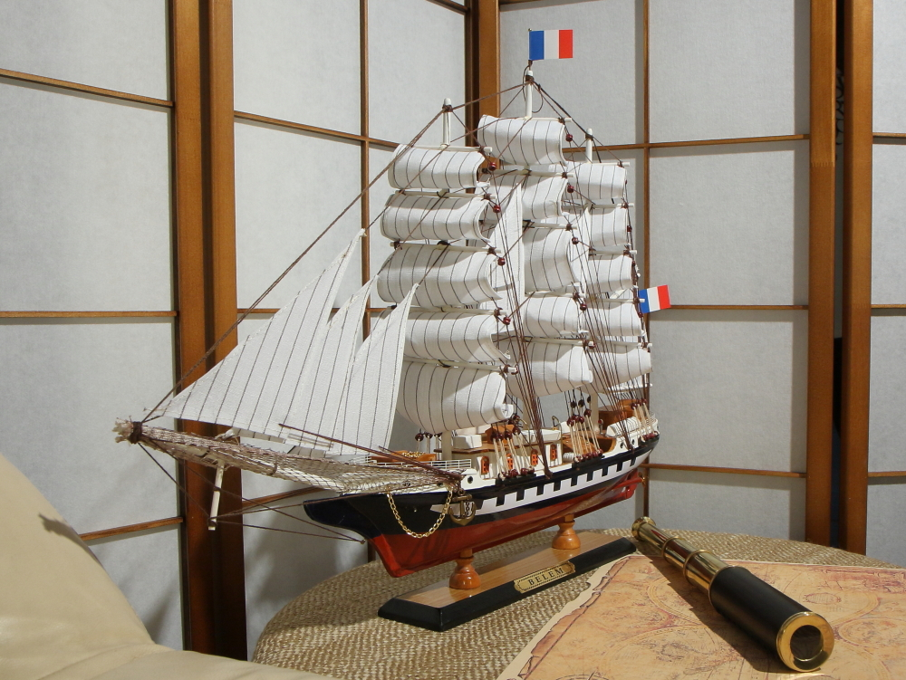 Модель парусника ''Belem''