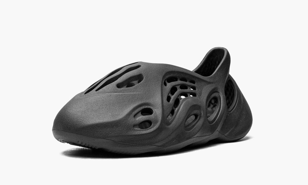 Yeezy Foam RNNR "Onyx"