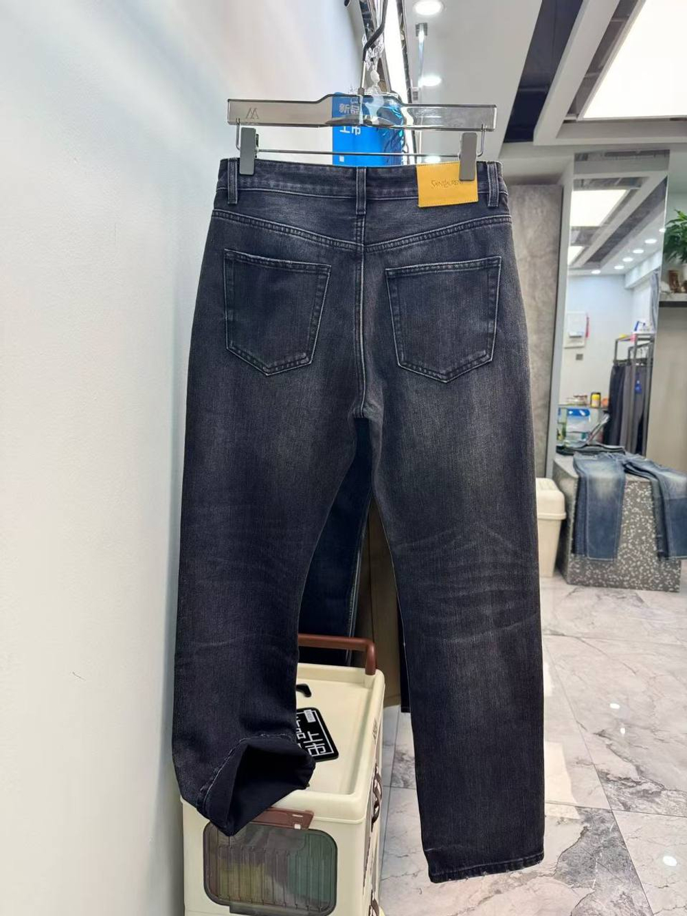 Джинсы Saint Laurent