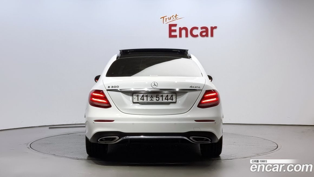 Mercedes-Benz E-Class W213 E300 4MATIC AMG Line (08.2020)
