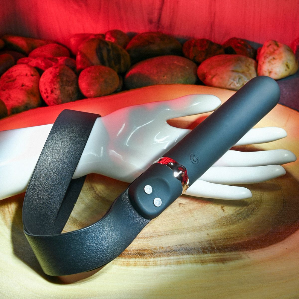 Черный многоскоростной вибратор-плеть Spank Me Vibe (Цвет: черный)