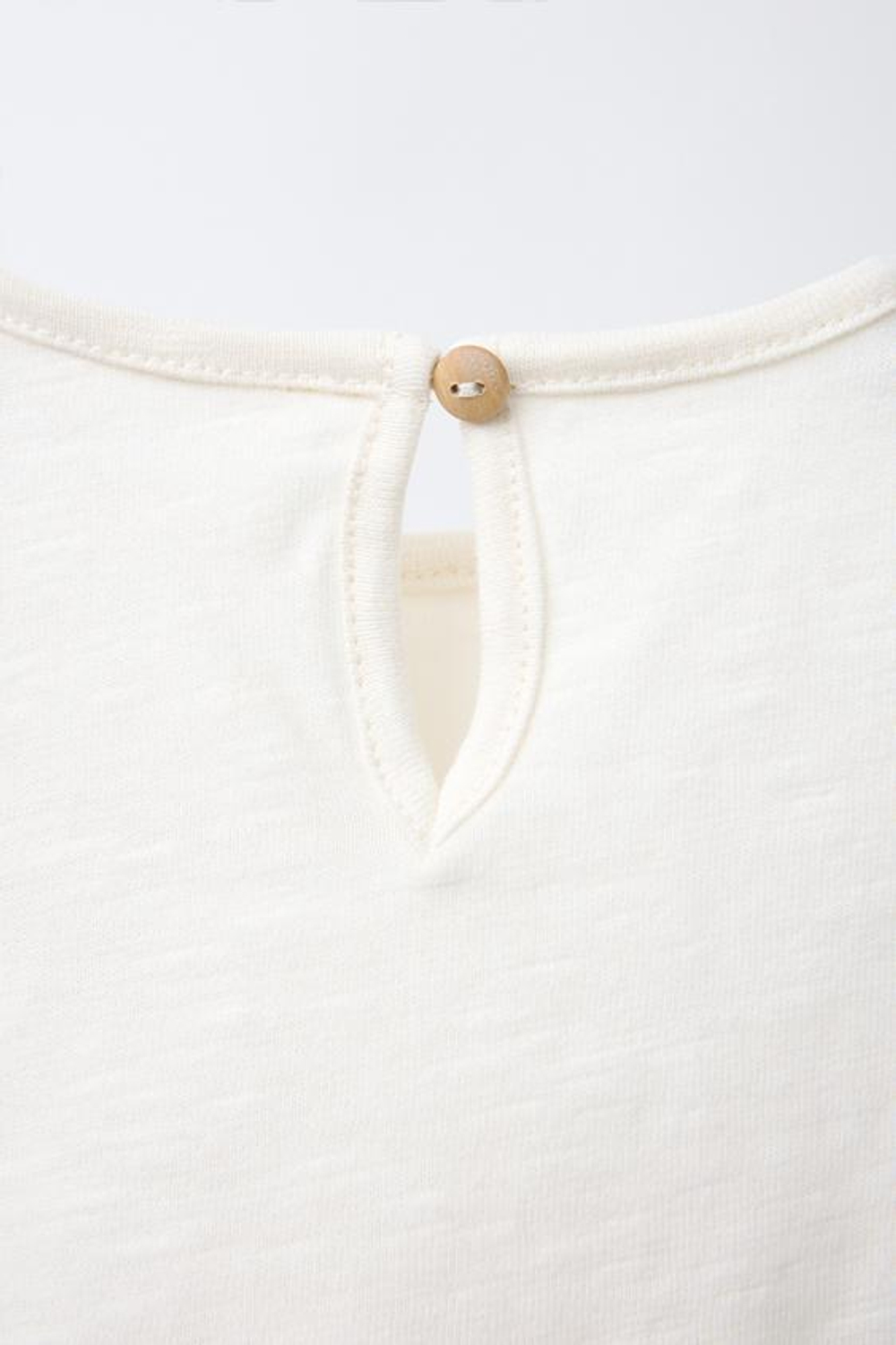 ZARA ФУТБОЛКА С АППЛИКАЦИЕЙ, СВЕТЛЫЙ ЭКРЮ