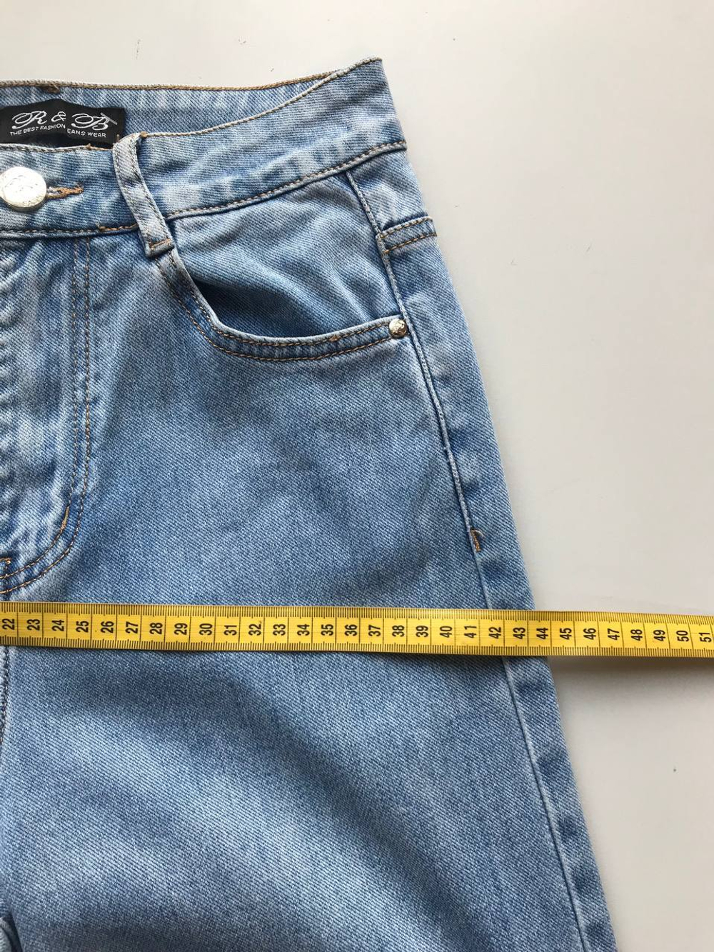 Джинсы широкого кроя, визуально на 42 размер