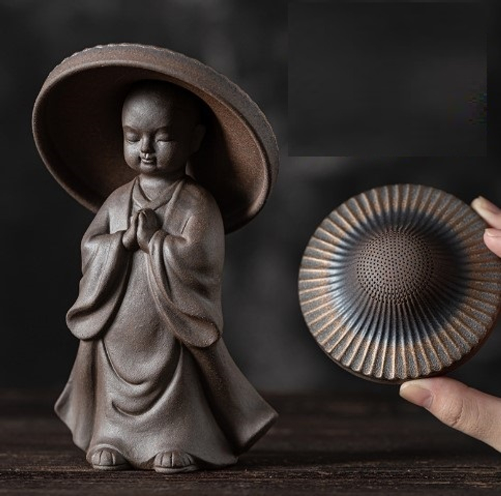 312023 Фигурка "Монах в шляпе" с ситечком, h=14см d=9см, керамика