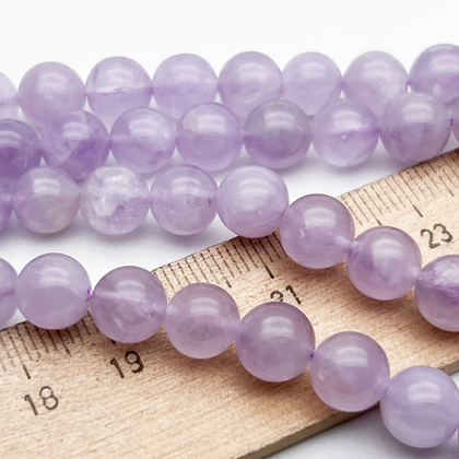 Аметист лавандовый бусины, диаметр 8,3-8,5 мм, цена за 11 шт (1/4 нити)