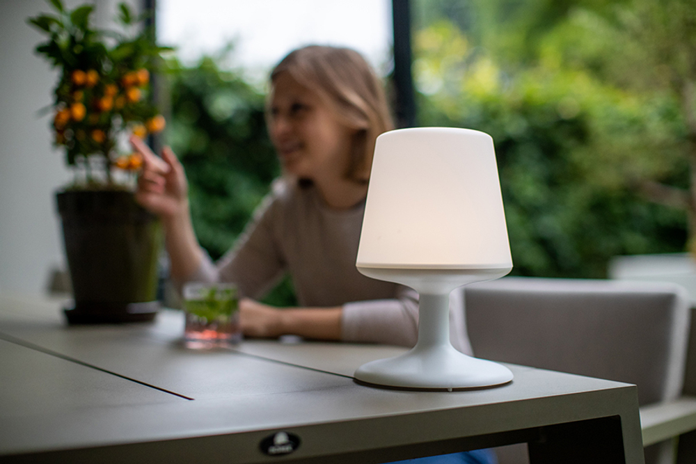 Лампа настольная light to go, белая