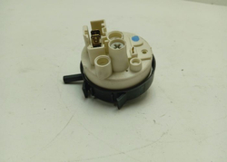 ITWA51051G кт131 Датчик уровня воды для стиральной машины с вертикальной загрузкой Indesit 461971402451 б/у