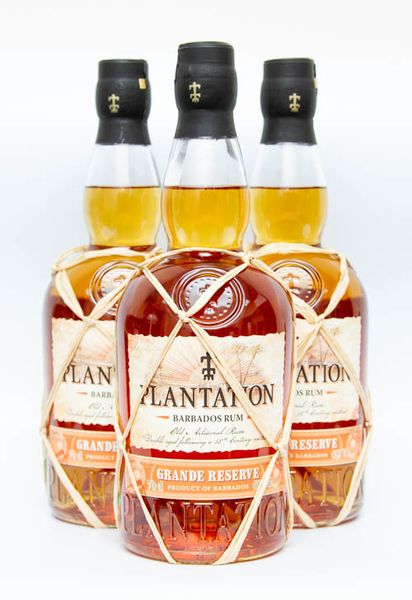 Первая предновогодняя лотерея с сюрпризом — ром Plantation Grande Reserve!