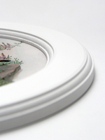 Картина на натуральном холсте в круглой деревянной раме "Цветы прованса", диаметр 37 см