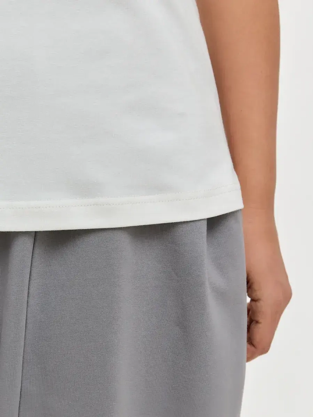 Футболка оверсайз с рукавами крылышками