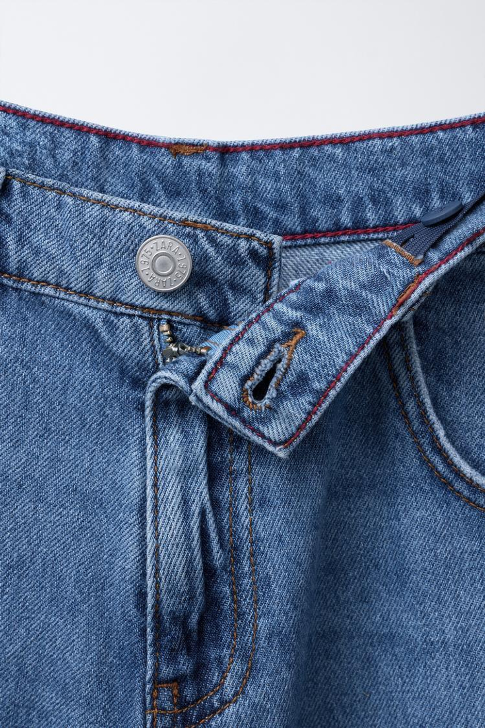 ZARA ДЖИНСЫ СВОБОДНОГО КРОЯ С ВЫШИВКОЙ, ВЫЦВЕТШИЙ СИНИЙ