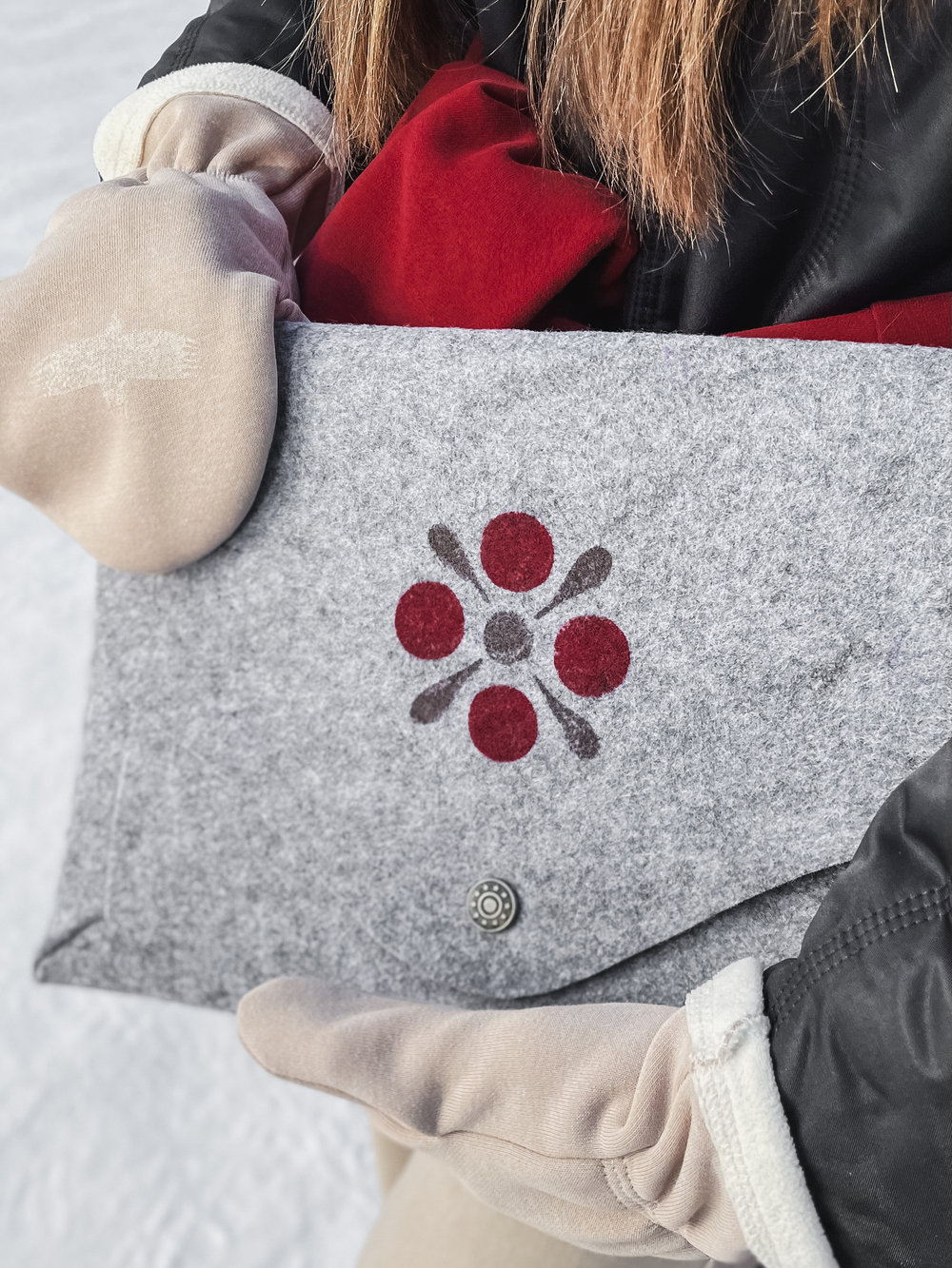 Чехол Тепло цветка / Unique hand‑painted case