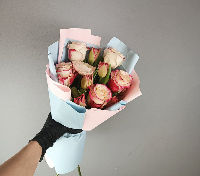 Букет "Дыхание весны" с пионовидными тюльпанами