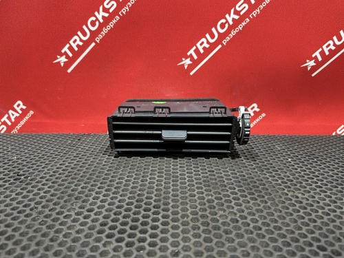 Дефлектор воздушный правый 2023г.