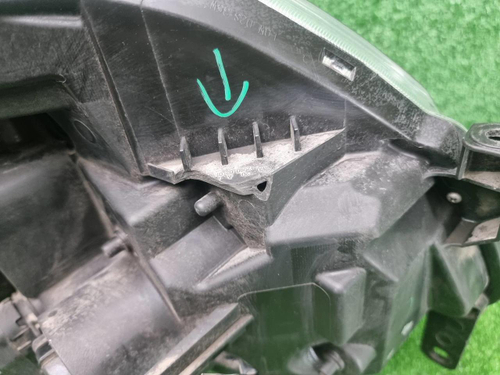 Фара левая Nissan X-Trail Т31 (2010-2015) ксенон