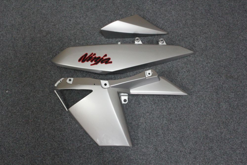 Комплект пластика для мотоцикла Kawasaki Z1000 10-13 Черно-серый заводской