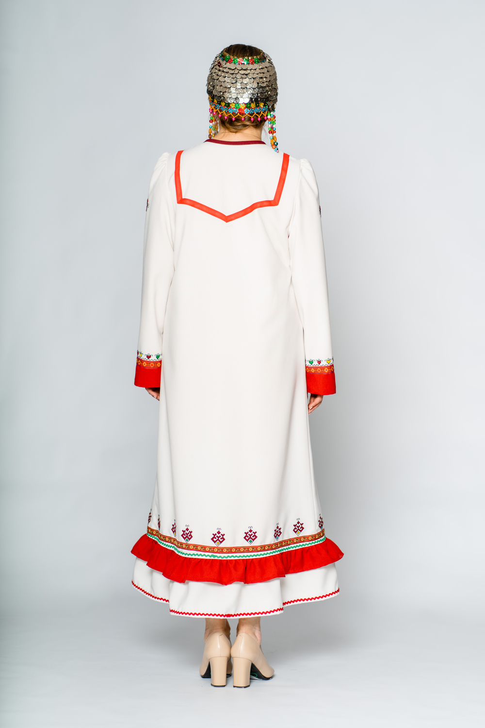 Платье женское с вышивкой