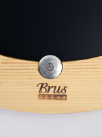 Зеркало настенное в деревянной раме в ванную. 56 см