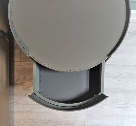 Прикроватная тумбочка 6080 с ящиком и полкой, оливково-серая экокожа