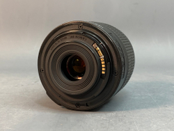 Canon 2000D Kit 18-55mm 3.5-5.6 III 8.000 кадров