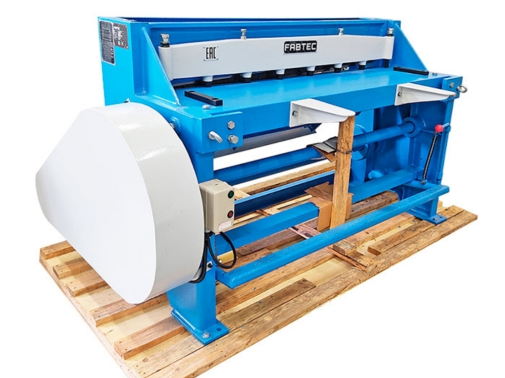 Гильотина с электроприводом Fabtec Q11 3x1300
