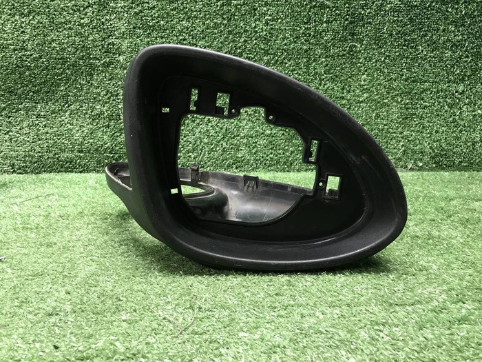 Накладка зеркала правая Porsche Cayenne 958 10-18