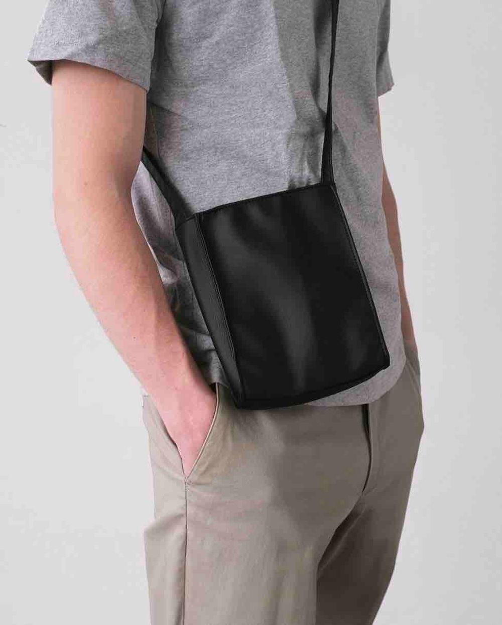 Сумка Kazyrnaya Мини-тоут Arc черная