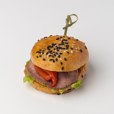 Мини-бейгл с ростбифом и запечённым перцем 9 шт