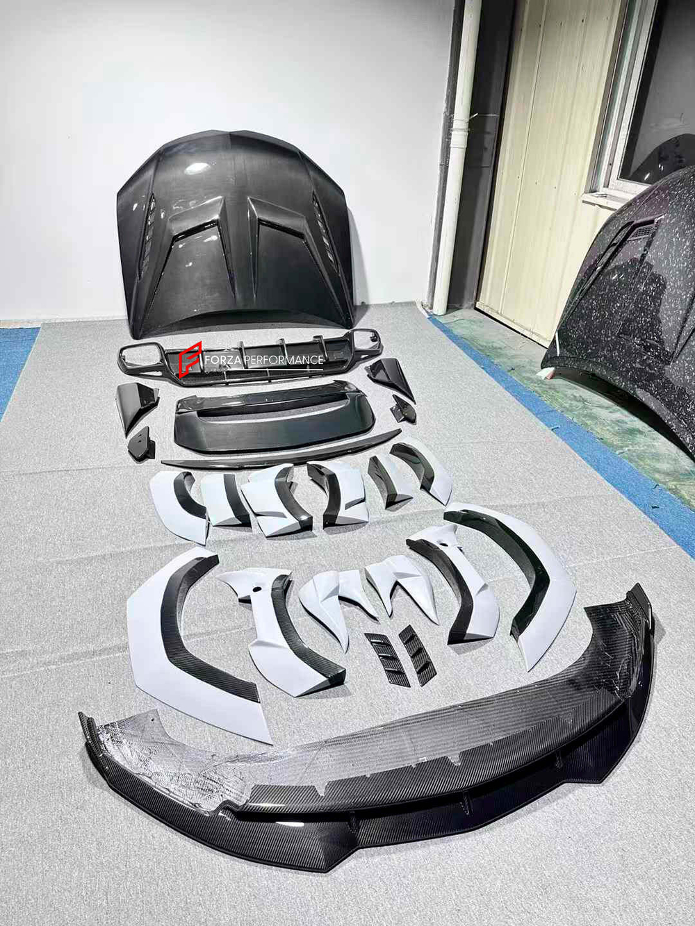 Карбоновый обвес для Lamborghini Urus S 2023-2024 Ламборгини Урус