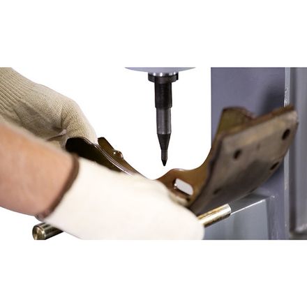 Цена на KraftWell (KRW300S) Станок для наклепки накладок на тормозные колодки (пневмо)