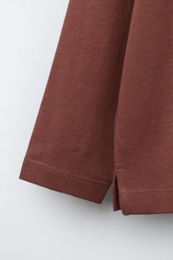 ZARA ФУТБОЛКА HEAVYWEIGHT С ВЫШИВКОЙ, СВЕТЛО-БОРДОВЫЙ