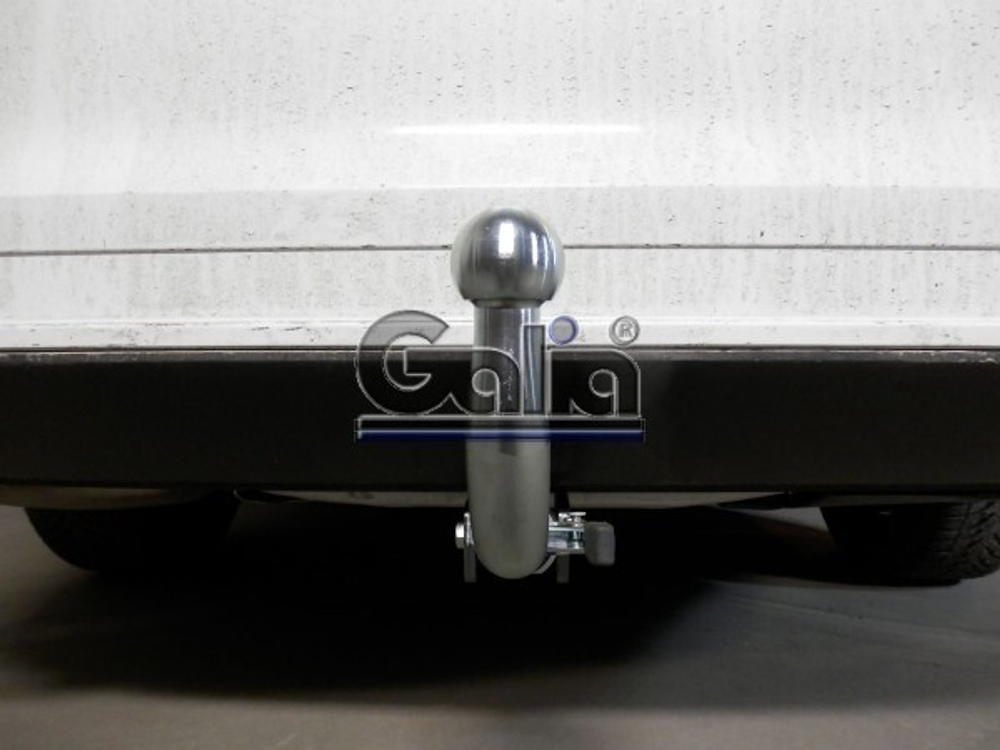 Фаркоп оцинкованный Galia V077A для Volkswagen Jetta 2010-(паспорт и сертификат в комплекте)(без электрики)